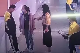 2020年，武汉14岁男孩遭母亲掌掴跳楼，其母次年跳楼，其父获赔偿图片