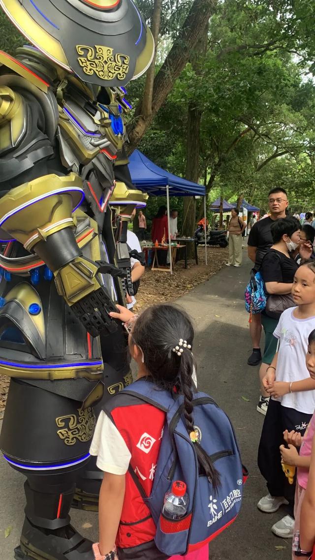 八桂小记误入“仙界”，勇闯良凤江仙侠会，客串“月老”牵红线