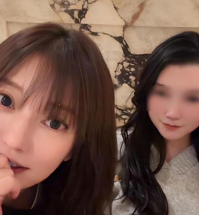 封杀四年，49岁赵薇财力状况接连被扒，结果估计和你想得不一样