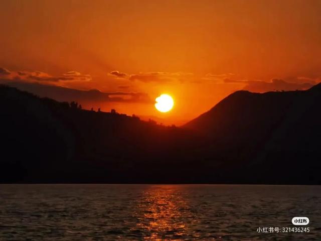 比大理浪漫！比昆明更近！高铁直达阳光小城，2万株蓝花楹美疯！观海登山，美食吃到爽！