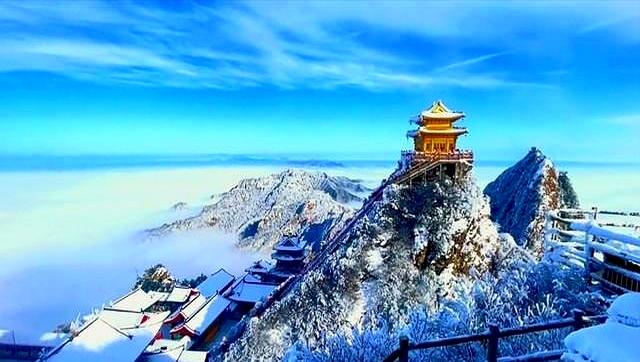 人到中年	，一个女人开始频繁运动、健身，往往说明一个问题