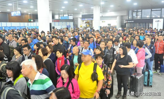 政策加持五一假期，边境口岸热闹，中俄跨境旅游持续走热