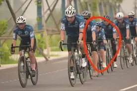 后续 男孩随家长骑行不慎摔倒惨遭碾压，知情者透露细节，网友热议图片