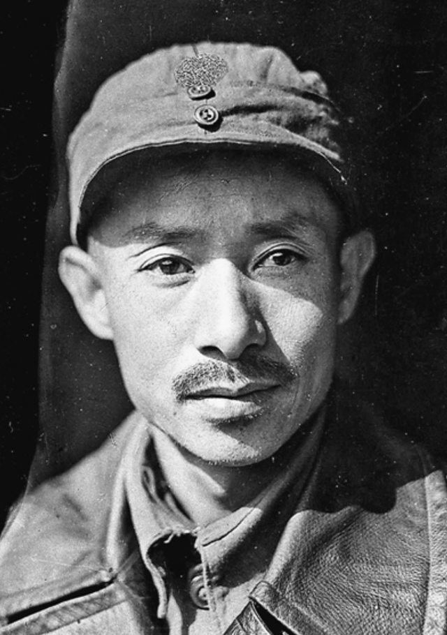 女叛徒随蒋叛逃台湾，1981年高调回国	，老同学一句话令她无地自容