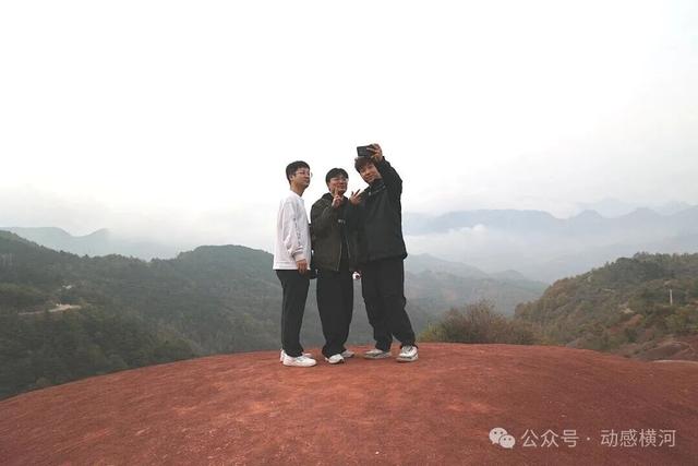 阳城县横河镇2025年“我们的节日”职工徒步登高活动圆满落幕