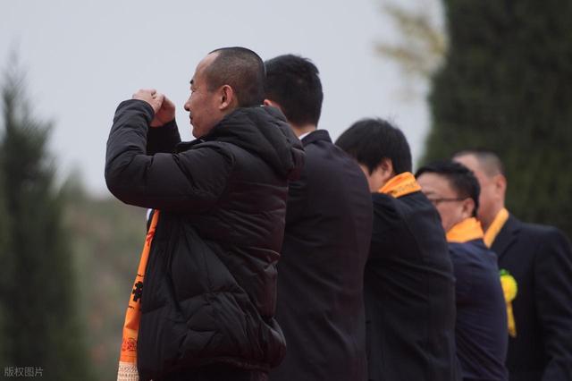 “寒衣不上坟	，上坟辱先人”，寒衣节需要上坟吗？什么人不要去？