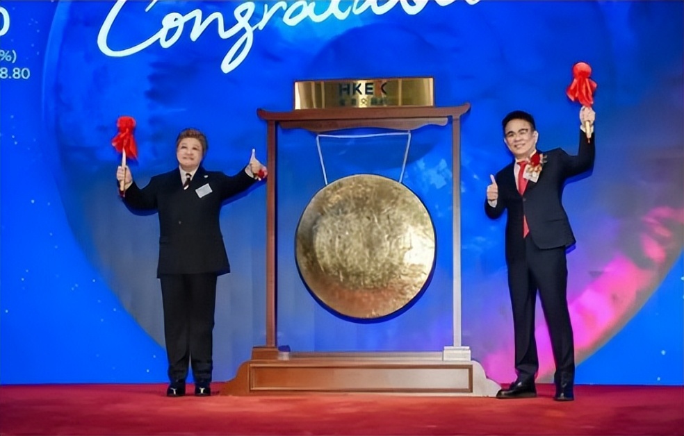 分红66亿,账上现金近百亿,东鹏饮料为何还要赴港融资?