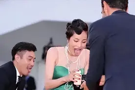 尴尬至极！红毯女星意外露底，15位明星春光大泄图片