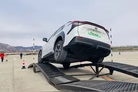 一篇关于日系车会退出中国市场的文章，让精日分子急眼了图片