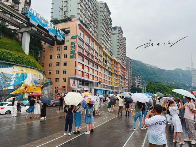 重庆这个“网红打卡点”太匪夷所思！本地人都懵了：到底拍什么？
