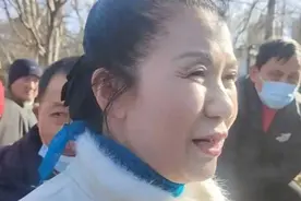 相亲角，东北大姐评价上海人：男人磨磨唧唧像女人，女人则自私图片