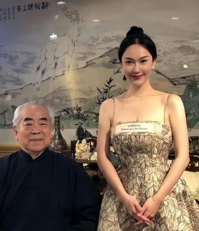范曾老婆徐萌疑已怀孕生子