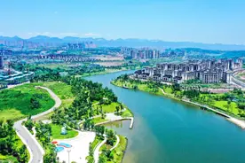 ​助力“安心飞” ！重庆首款低空飞行个人意外险在两江新区上线图片