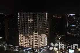 苏州大楼玩起俄罗斯方块？还有贪吃蛇呢图片