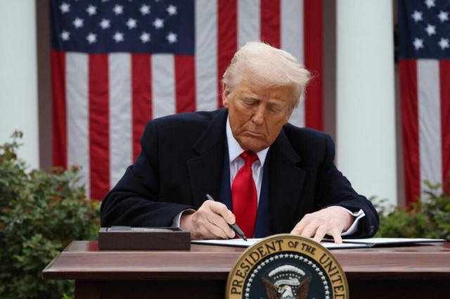 马克龙话刚说完，特朗普发怒：法国加税200%	，中方已落地美国后院