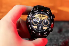 都知道给手机贴膜，更易被磕碰刮花的智能手表需要贴膜吗？图片