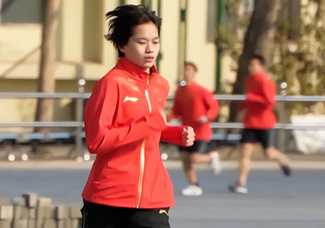 原以为全红婵这次退赛，是因身材走样告别跳台，结果闷声干大事