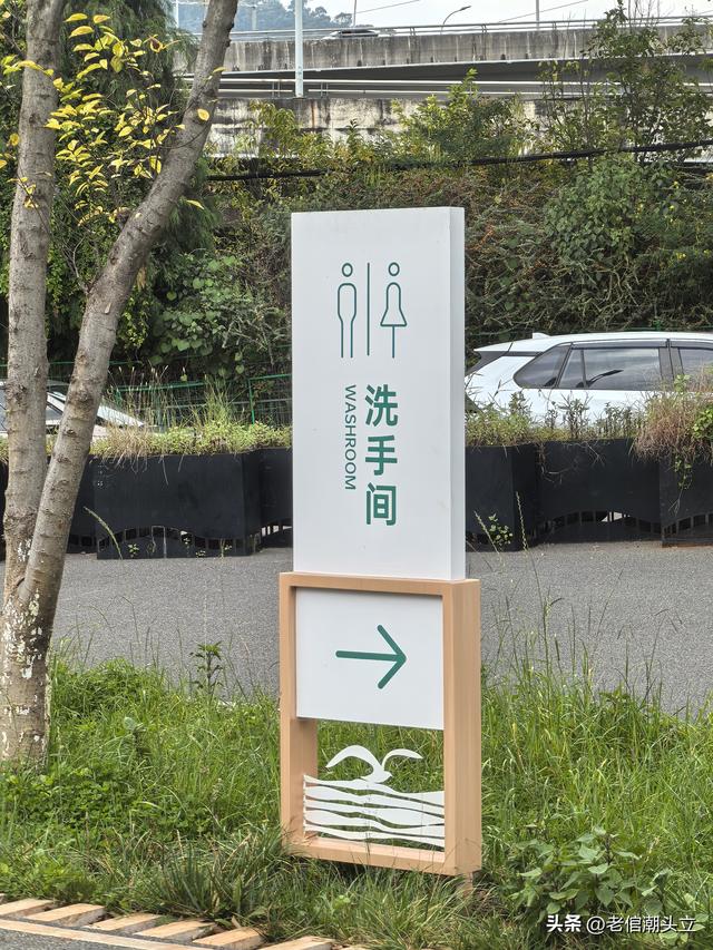 冬天的早上 晒着太阳从大观楼徒步到西山茶马花街 是什么样的感受？