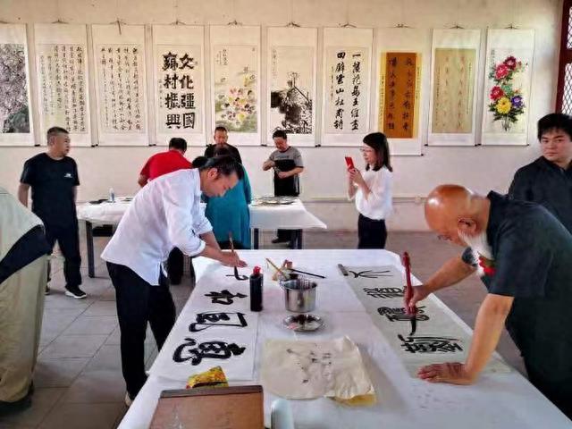 惠风滋润枝头秀 硕果金秋格外红--现代书画网携手书画名家扎根乡村