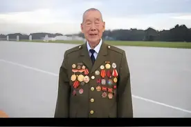 率领六名侦察员解放华山，消灭敌军一百多人，特级战斗英雄刘吉尧图片