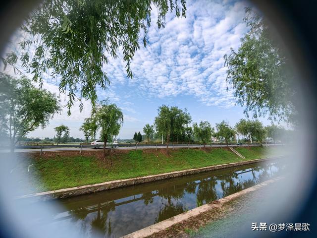 云梦初夏好风光，秦皇河畔醉田园