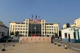 打拐志愿者曝河南一县医院急救车司机与产科前主任勾结贩婴，当地：刑警介入图片