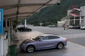 开了1年混动车之后才发现，插电混动比电车更容易里程焦虑，真实图片