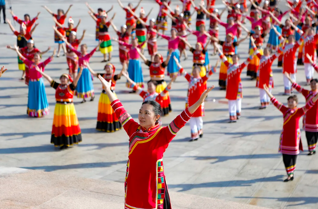 每个周末 请来普洱一起 热！爱！生！活！→活动预告来了｜普洱周末市民大舞台