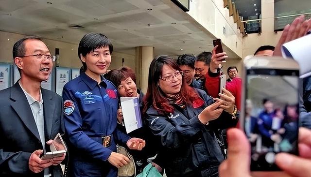 航天女侠刘洋：出征太空前夜丈夫撒下大谎人间蒸发，她却选择原谅