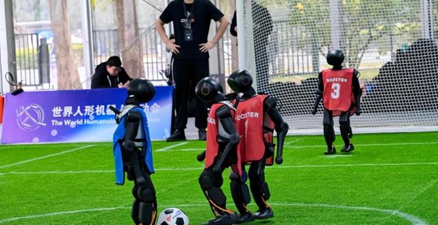 这家公司机器人20分钟售罄！生态复制苹果路，清华用它世界杯夺冠