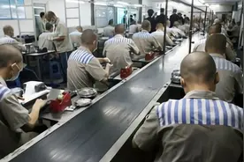 在监狱，服刑人员要做什么工作？图片