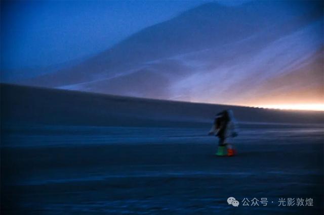 【敦煌震撼雪景】风雪夜归人