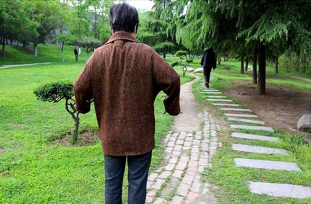 心脏健不健康，运动先知？医生：心脏不好的人，运动常有3种反常