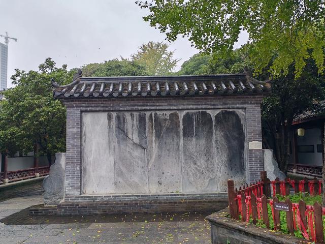 2025北京到海南行程第六天：雨中游襄阳荆州古城，有遗憾有收获