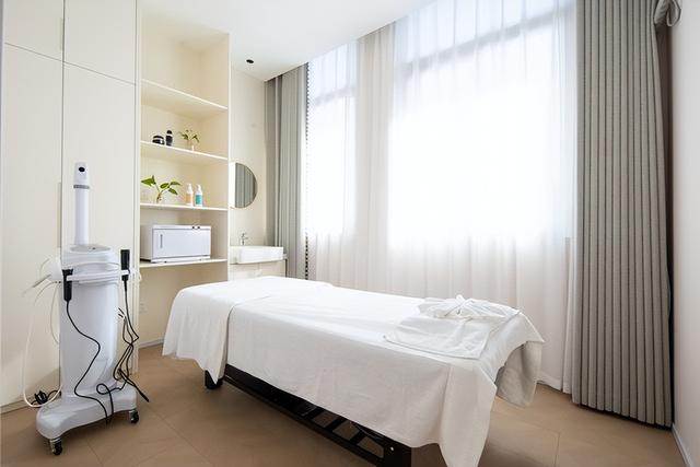 为何变美不成反丧命？美国警花哥伦比亚整容，三孩妈魂断手术台！