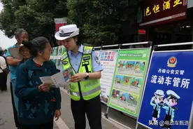 骑车的老年人笑了！不但考证放宽标准，且电动车有3项人性化举措图片