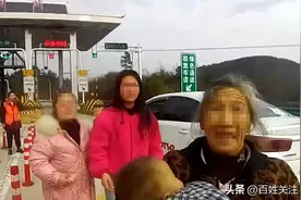 幼童高速突发晕厥 交警火速护送就医图片