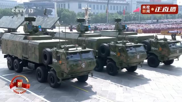 不装了！一口气看完九三大阅兵武器装备！谁说我们一个也不认识？