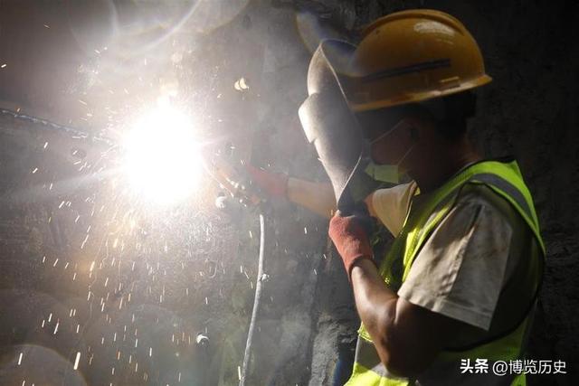 西方专家：中国不可怕，可怕的是这3000吨的大国重器，将改写规则