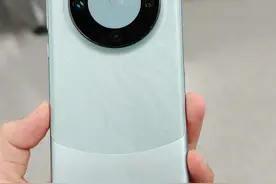 华为Mate 60大跳水，12G+512G更亲民了，50倍变焦+卫星通信+IP68图片