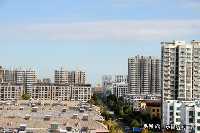 蓝天白云·径去西城拍片