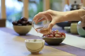 人一定要信命，一辈子挣多少钱、有多少磨难，享多少福，都是定的图片