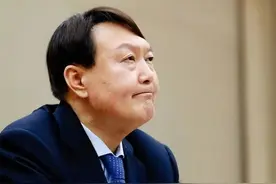 尹锡悦：考9年才上岸，52岁娶了40岁妻子又栽在她手上，也没孩子图片