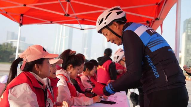 今天，骑遇日照，出发！他们共赴最美秋日！