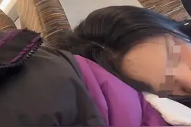 最新！高铁上女子靠着陌生男子睡着事件，两人已分手，原因太意外图片