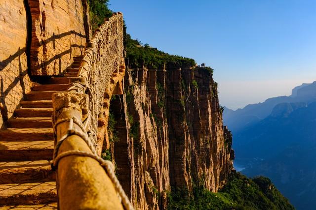 太行天路修通后	，这个小山村一天涌入上万游客，村民收入翻番！