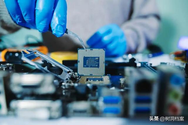 冻结18天后中荷半导体“脱钩”，一家公司两套指令，荷兰急求谈判