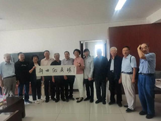 翰墨飘香歌盛世 丹青焕彩颂华章