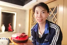 女排名将张萍：“暴力副攻”传美名，42岁仍未婚单身图片