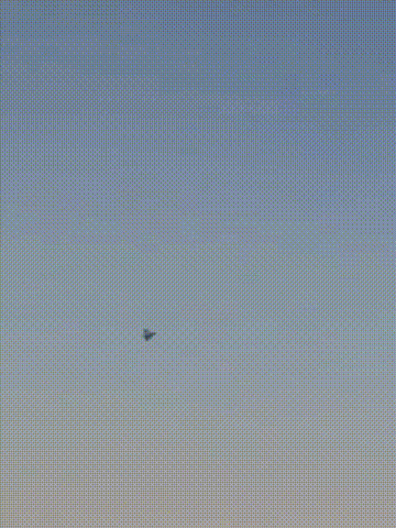 起飞前还在漏油！印度“光辉”战机迪拜坠毁，飞行员为何没跳伞？